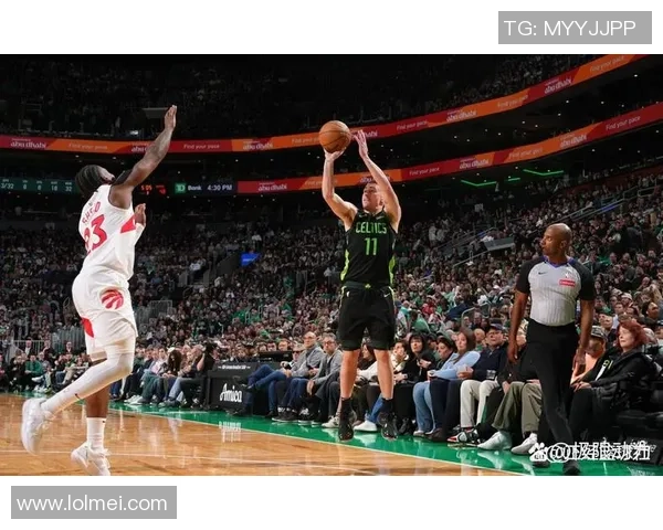 90年代NBA经典对决公牛队与凯尔特人队精彩比赛回放分析与解读